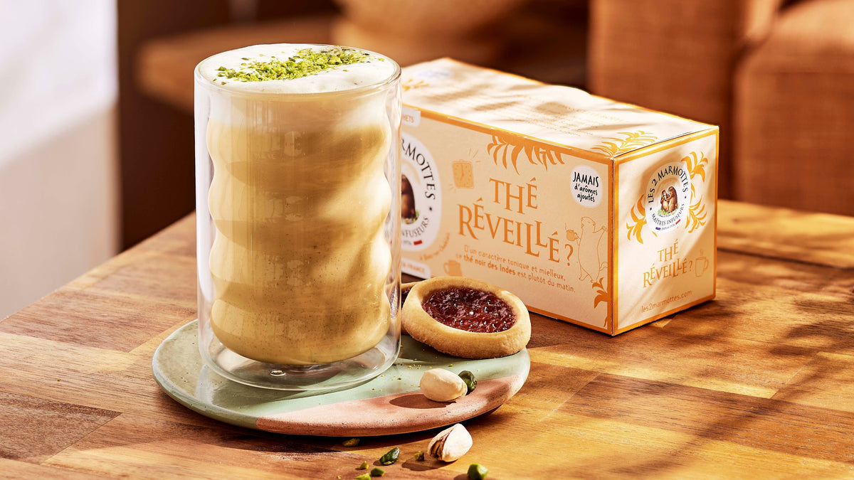 Thé noir Les 2 Marmottes, pour une recette facile de thé latte pistache